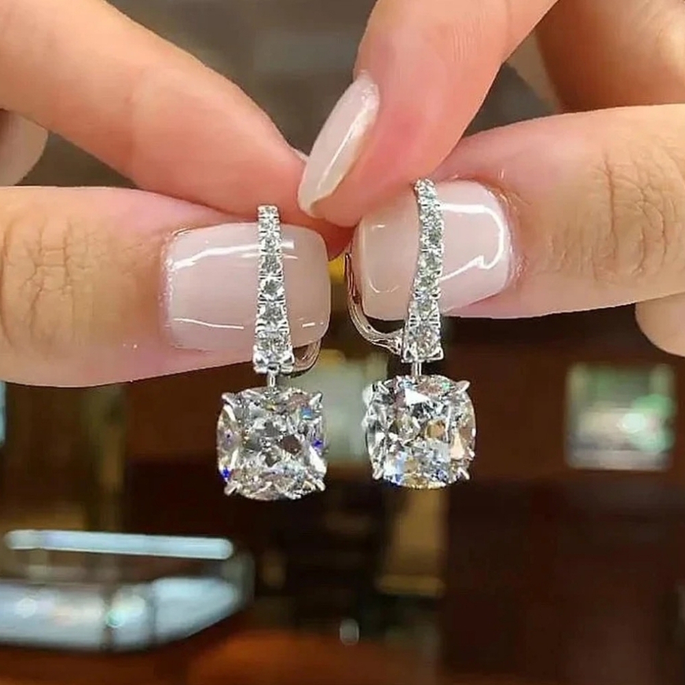 Gorgeous earrings - Picture 2 of 2